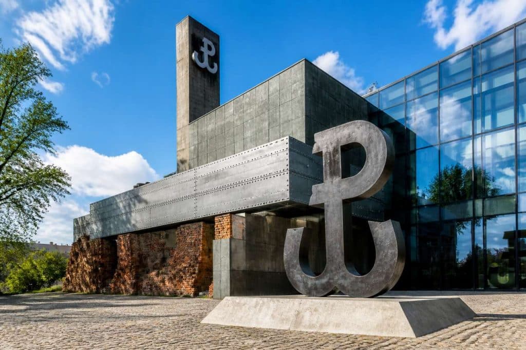 Plongée dans l'histoire : découvrez le musée de l'insurrection de Varsovie comme un local