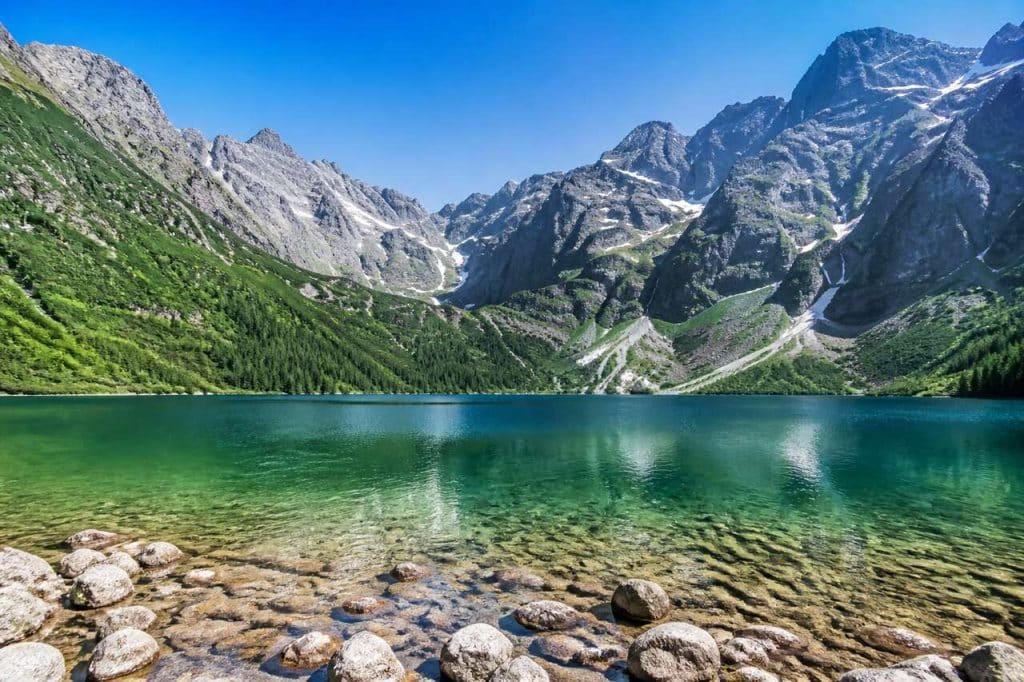Randonnée autour de Morskie Oko : entre pics majestueux et légendes mystérieuses