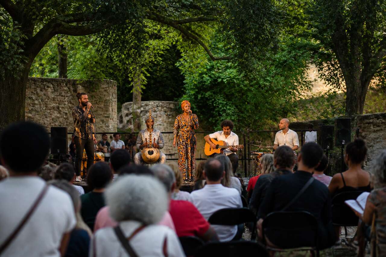 Les temps forts: lectures, débats, théâtre et musique Les temps forts: lectures, débats, théâtre et musique