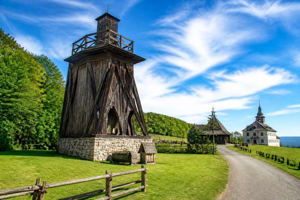 La route du pétrole en Pologne : un itinéraire touristique insolite