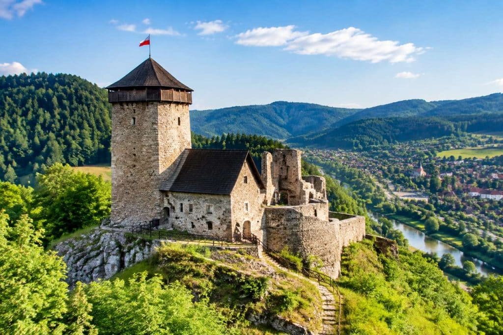 Le château de Muszyna : histoire et visite de la forteresse médiévale sur la colline Baszta